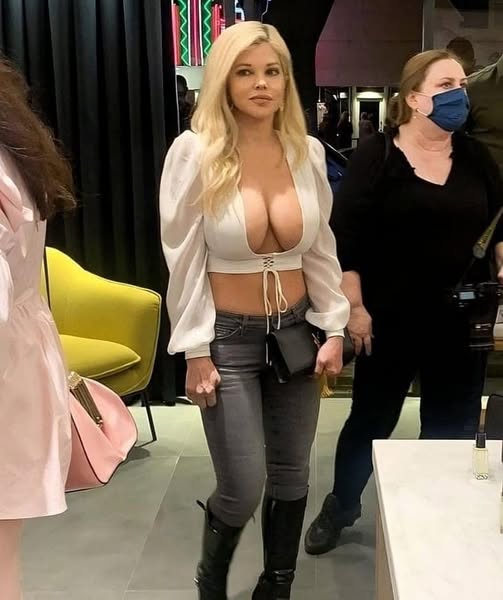 The blonde who fooled everyone with her age. She looks like a teenager, but the reality is completely different: Bet you can’t guess how old the diva in the picture is.