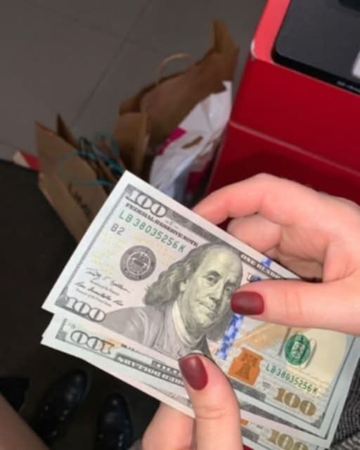 SHE GAVE ME $400 IN CASH—AND SAID NOT TO TELL HER HUSBAND