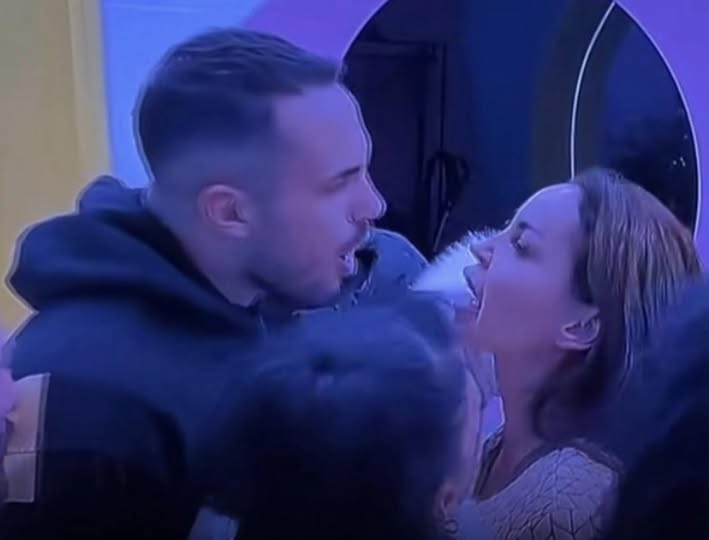 Uaaaa Kalon ne sherr fizik?! Edi dhe Fjolla kapen keq shume sa qe Edi i b… VIDEO